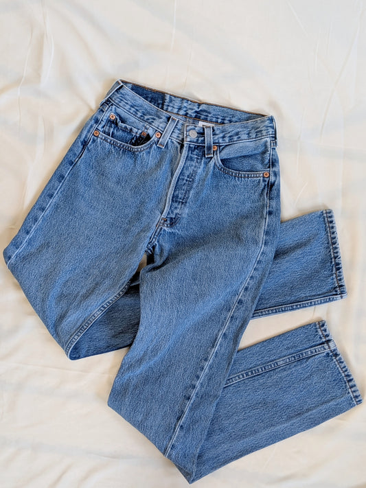 Levi’s 501 High Waisted Straight Leg Jeans 26W | 1990s